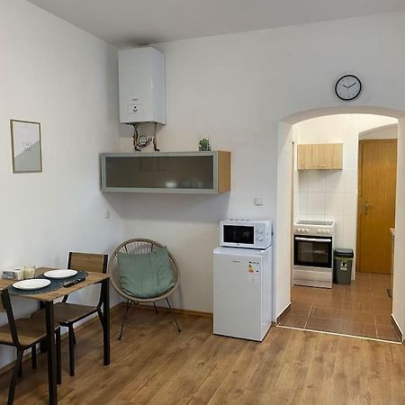 Cozy 1 Bedroom Studio In The Center Of Pilsen Dış mekan fotoğraf