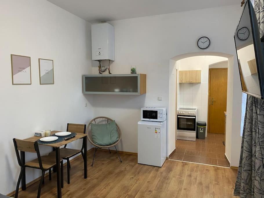 Cozy 1 Bedroom Studio In The Center Of Pilsen Dış mekan fotoğraf